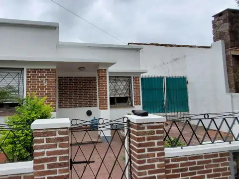Casa en excelente ubicación céntrica