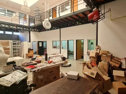 Galpon en Alquiler en Parque Chas, USD 2.500