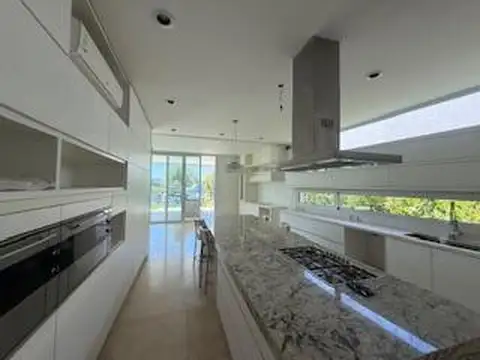 Casa en Venta al Este