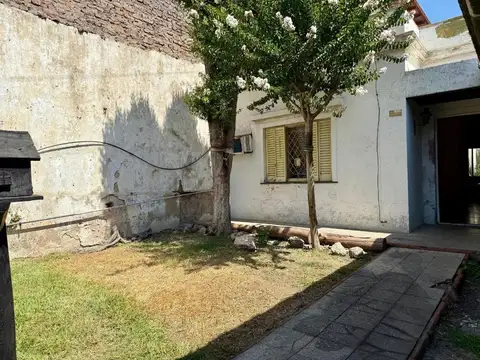 Venta casa a reciclar. Fondo libre. APTO CRÉDITO!