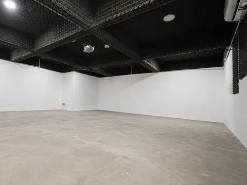 Casa en Alquiler con 2 cocheras