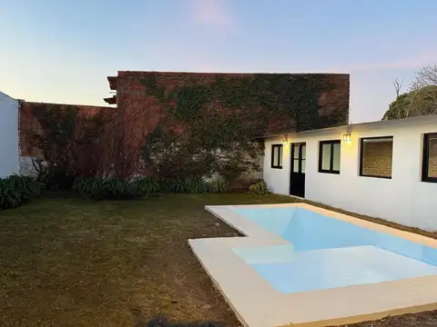 Casa en Venta con 4 cocheras