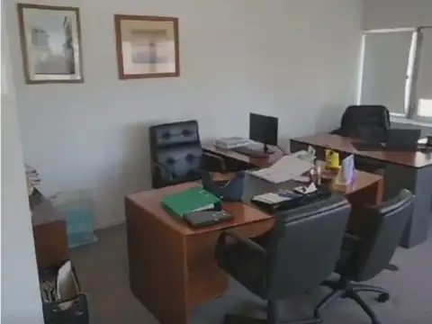 Oficina  en esquina en Venta - 187 m2 - Microcento