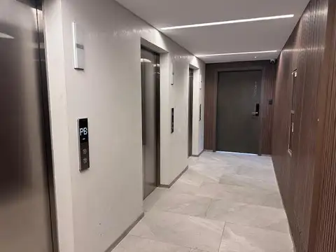 Oficina en Alquiler con 1 cochera