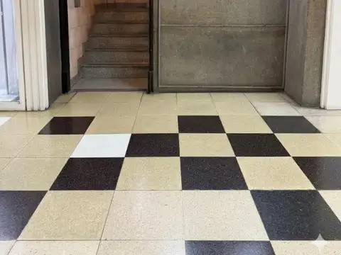 Venta Oficina en Galería Centro Morón | 1° Piso | Bajas Expe