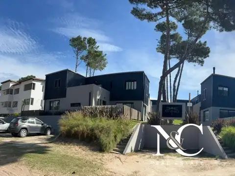 Departamento dúplex en venta en Pinamar