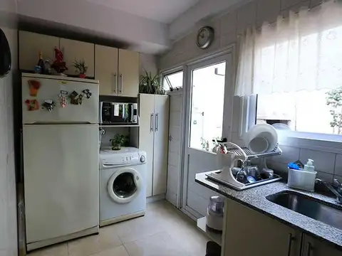 Depto Tipo Casa en Venta en Parque Chacabuco, USD 190.000