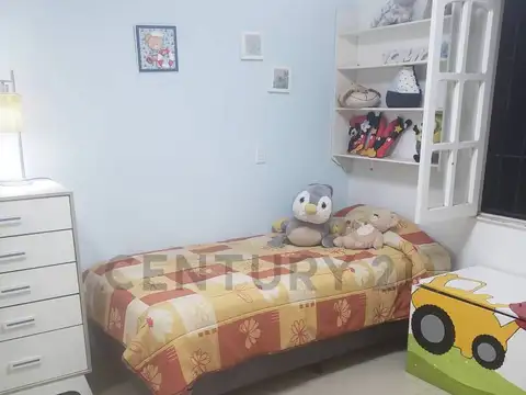 Casa en Alquiler con 2 cocheras