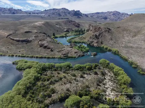 Chacra en venta de 1.61 Has sobre Río Limay  Patagonia Argentina