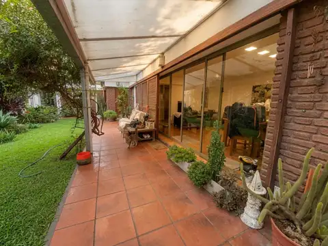 Depto Tipo Casa 5 ambientes con 2 baños