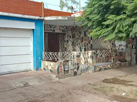 VENTA CASA 4 AMB PATIO SAN MIGUEL APTA CREDITO