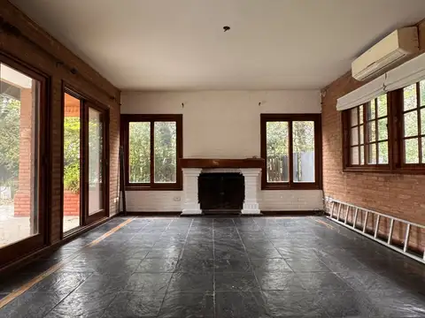 Casa en Venta en Las Glorias, USD 239.000