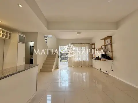 Casa 3 ambientes con 2 baños