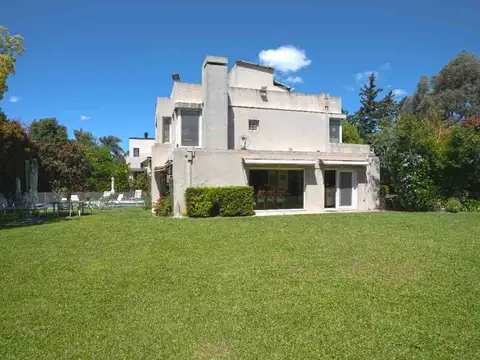 Casa en Venta de 5 dormitorios