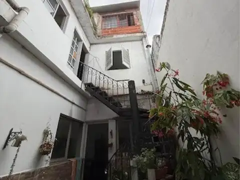 Venta Casa en A. Guemes y Necohea