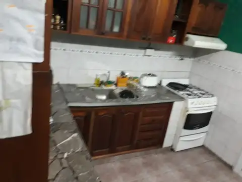 CASA CON PARRILLA QUINCHO Y PILETA Sarmiento al 600 MONTE GRANDE