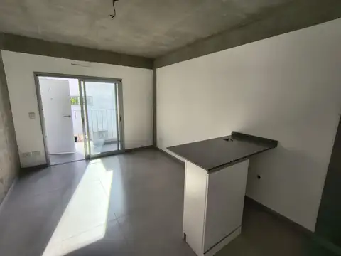 ALQUILER – 2 AMBIENTES A ESTRENAR CON BALCÓN