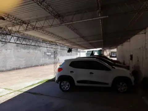 Vendo o permuto complejo de cocheras