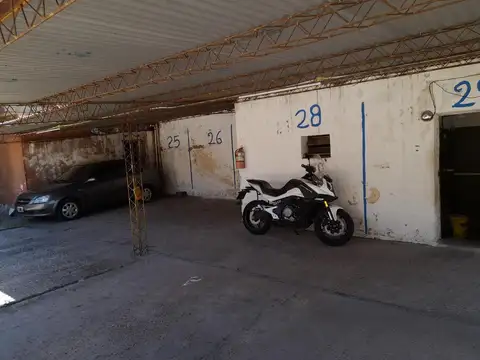 Vendo o permuto complejo de cocheras