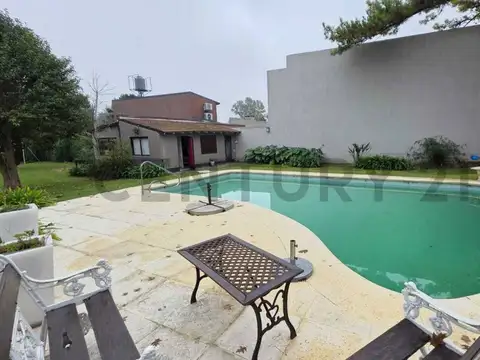 Avenida San Martin 900, Piso 0