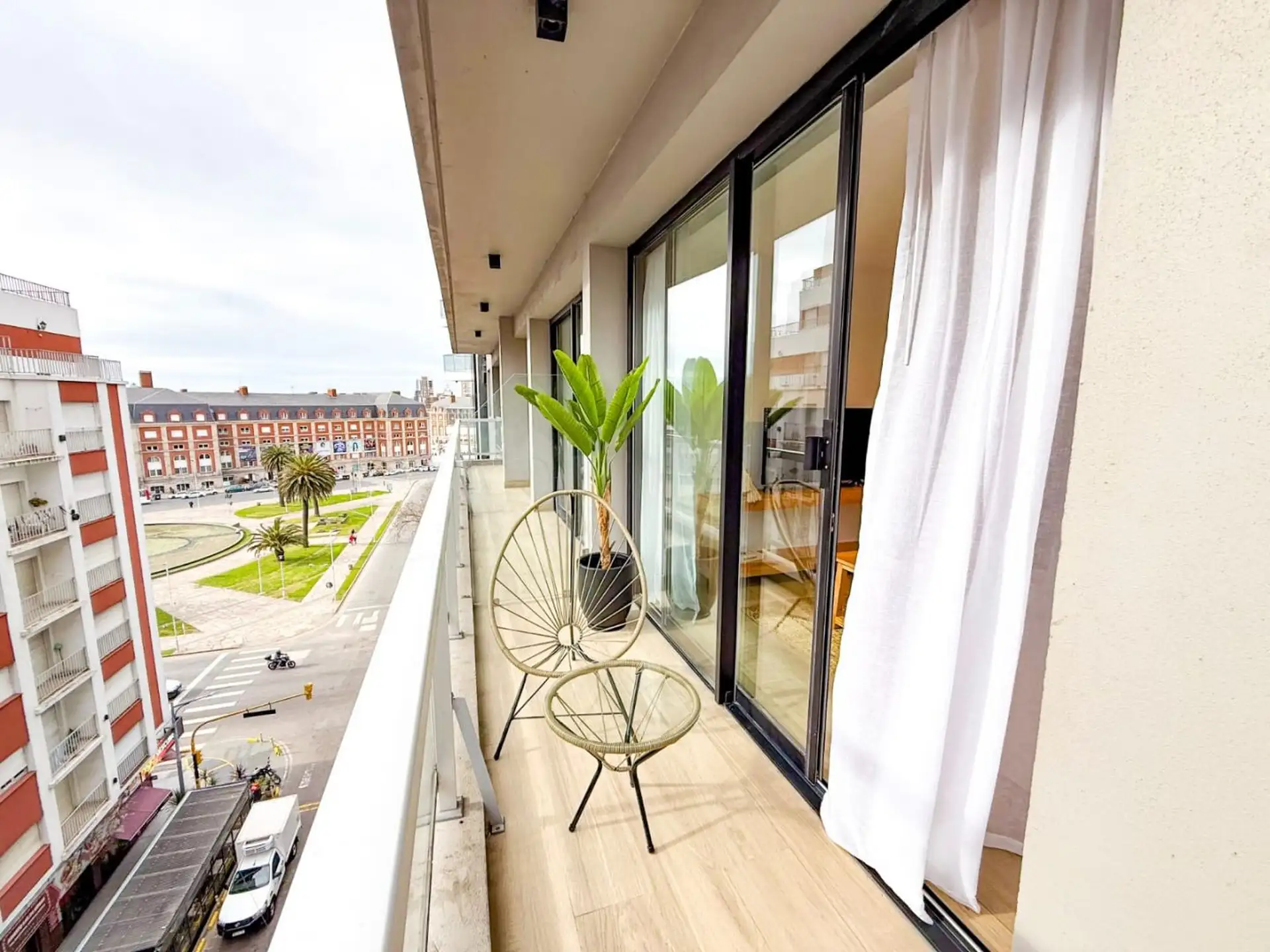 Departamento en venta 2 ambientes con balcón corrido a estrenar - Plaza Colón