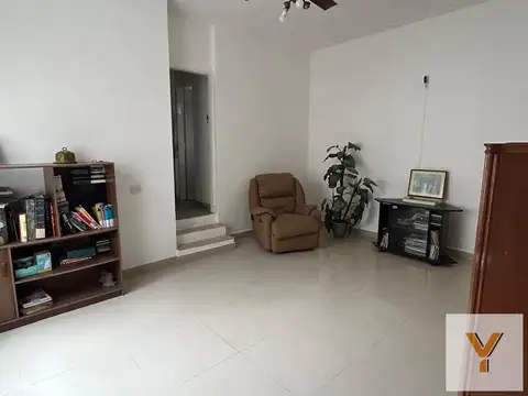 Casa en venta - 4 Dormitorios 2 Baños - La Plata