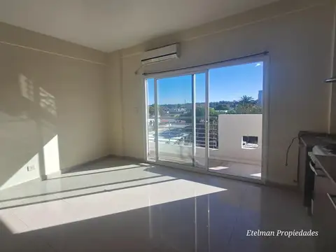 Venta Departamento Mono ambiente centrico c/cochera, Moreno