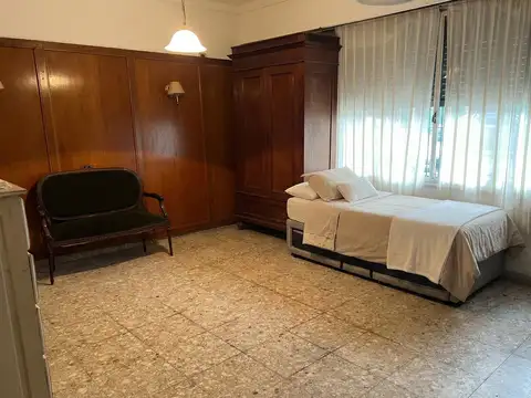 Arzobispo Espinoza 1300, Piso PB