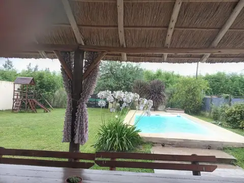 Casa en Venta con 3 cocheras