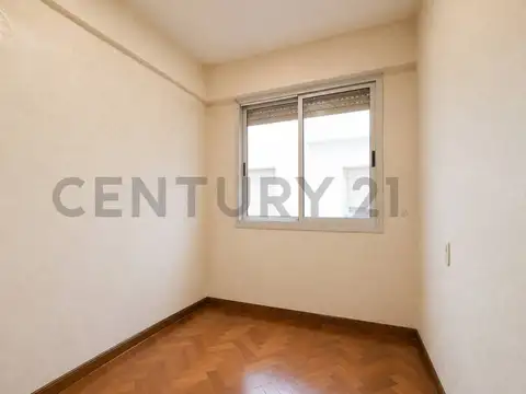 Venta departamento 2 ambientes con dependencia y balcón  Mar del Plata