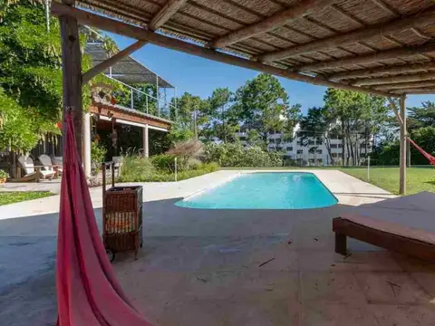 Casa 6 ambientes con 3 baños