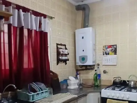Casa 4 ambientes con 1 baño