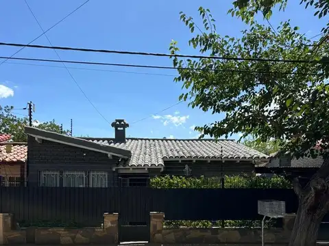 Casa en  Dorrego, Guaymallén.