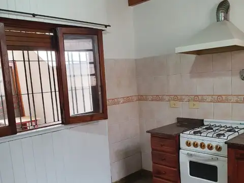 Depto Tipo Casa en Alquiler 40 años