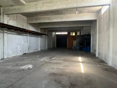 Galpón de 200 mts2 sobre lote de 8,66 x 30,31