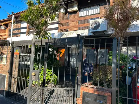 Depto Tipo Casa 4 ambientes con 3 baños