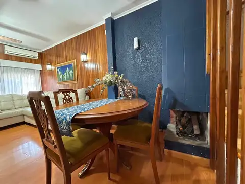 Depto Tipo Casa en Alquiler con 1 cocheras