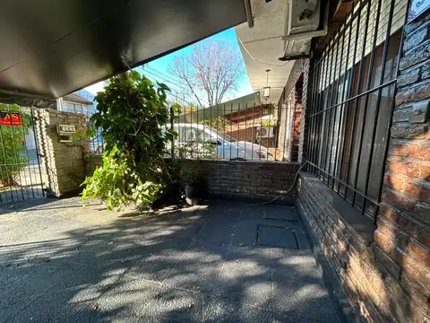 Depto Tipo Casa en Alquiler en Olivos, USD 1.600
