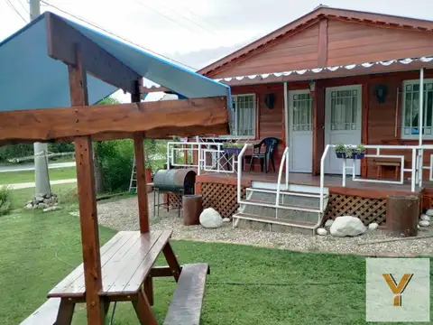 Casa en venta - 2 Dormitorios 1 Baño - Calamuchita