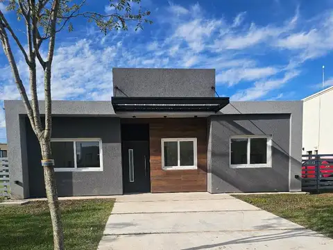 casa a estrenar en San Pablo con pileta
