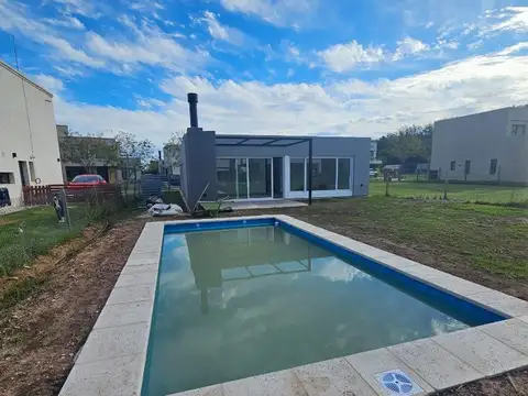 casa a estrenar en San Pablo con pileta