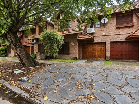 VENTA TRIPLEX EN MUÑIZ CON GARAJE Y PARQUE