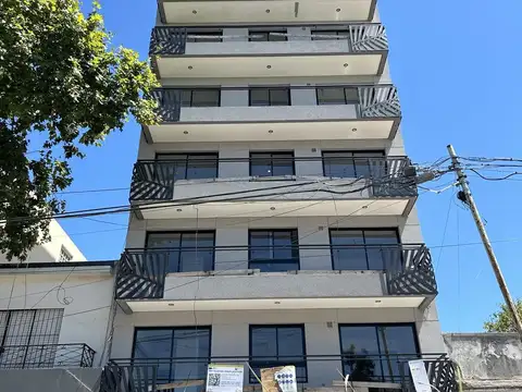 VENTA MONOAMBIENTE CON PATIO EN AGRONOMIA