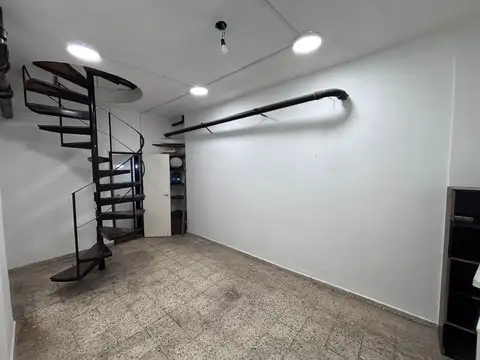 LOCAL PB Y SUBSUELO - EXCELENTE UBICACION - VACIO