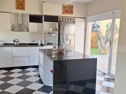 Casa en Venta en El Nacional Club De Campo, USD 310.000