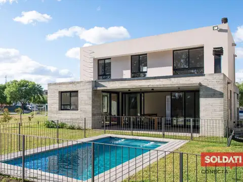 Casa a la venta barrio  cerrado Bella vista Chico-  S.C