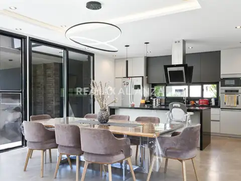 Casa 6 ambientes con 3 baños