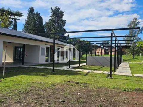 Casa en Venta con 2 cocheras