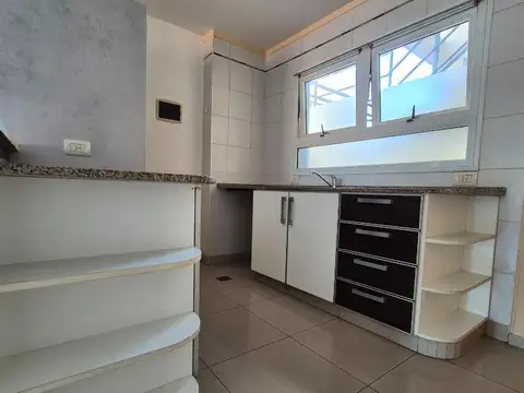 Departamento en Alquiler con 1 cochera