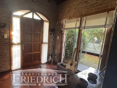 Casa 5 ambientes con 4 baños